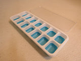 Standard Ice Cube Tray With Lid 14 Cubes White/Blue -- New