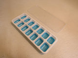 Standard Ice Cube Tray With Lid 14 Cubes White/Blue -- New