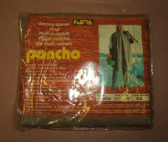 World Famous Poncho Heavy Gauge Vinyl 52in x 80in Multipurpose Waterproof 6925 -- New