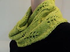 Handcrafted Knitted Cowl Wrap Apple Green Textured Lettuce Leaf 100% Merino Wool -- New No Tags