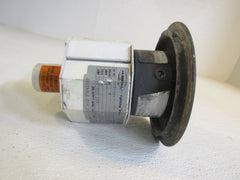 Hubbell/Sterner Light Fixture Base Globe G-24 8in x 6.5in NRG-501 Metal Plastic -- Used