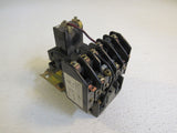 Square D Company Lighting Contactor Class 8903 6.5in x 5.5in Series BMF LL0 40 -- Used