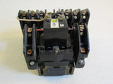 Square D Company Lighting Contactor Class 8903 6.5in x 6in x 6in LL0 80 Metal -- Used