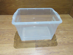 Rubbermaid Storage Tote 16in x 11.5in x 9.5in -- Used