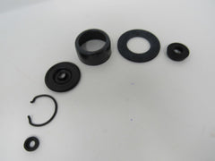 Carquest Master Cylinder Repair Kit M7483 -- New