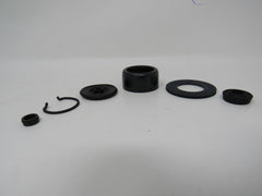Carquest Master Cylinder Repair Kit M7483 -- New