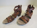 Clarks Ultimate Comfort Collection Sandal 
Sandals Tan Female Adult Size 8 -- Used