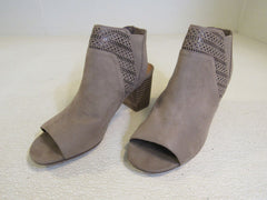 Yellow Box Modesty Open Toe Ankle Booties Strap Sandal Female Adult Size 8 Solid -- Used