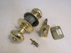 Schlage Door Knob Privacy Polished Brass -- Used