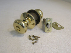 Schlage Door Knob Keyed Polished Brass -- Used