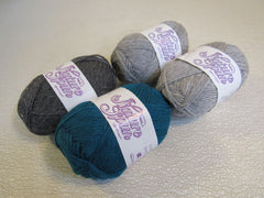 Brown Sheep Co Nature Spun Sport Weight Yarn Gray/Teal 4 Skeins 184 Yards Each -- New