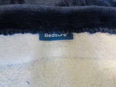 Bedsure Reversible Flannel and Sherpa Heated Throw 60-in x 50-in Navy/White -- New