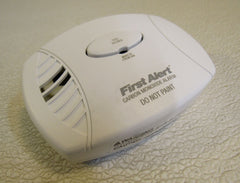 First Alert Single Station Carbon Monoxide Alarm White 120VAC 60HZ 0.09A C0600 -- Used