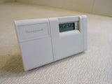 Honeywell Thermostat Digital Programmable 1 Heat 1 Cool Off White 97-4543 Rev A -- Used