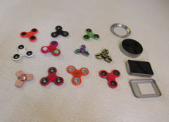 Designer Assorted Figdget Spinners Lot of 11 Two in Tins 878-102822 -- Used