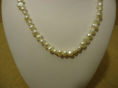 Designer Fashion Necklace 16in L Faux Pearl Female Adult Whites -- New No Tags