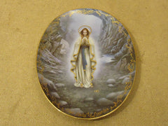 The Bradford Exhange Vintage Our Lady of Lourdes Plate No. 10633A Porcelain -- Used