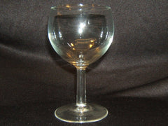 Designer Wine Glass Stemware 5 1/2in-T x 3in Clear Classic Glass -- Used