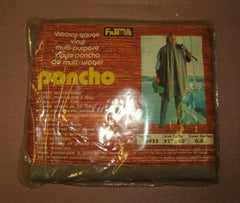 World Famous Poncho Heavy Gauge Vinyl 52in x 80in Multipurpose Waterproof 6925 -- New