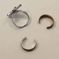 Adjustable Toe Rings Qty 31 Includes Jewelry Display -- New