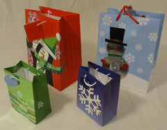 Christmas Gift Bags 2 sizes see decription 4 Styles Qty 8 -- New