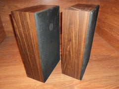 Standard Pair of Speakers 17in H x 10in W x 5 1/2in D 5in Speaker 1in Tweeter -- Used