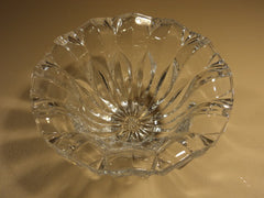 Designer Round Crystal Bowl 10in Diameter x 6in H Clear Traditional -- Used