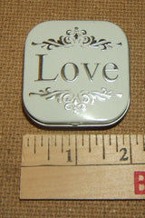 Generic Love Tin 1 1/2in x 1 1/2in lt876 * Metal  -- New