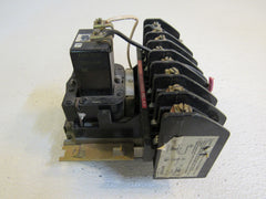 Square D Company Lighting Contactor Class 8903 6.5in x 5.5in LL0 60 Metal -- Used