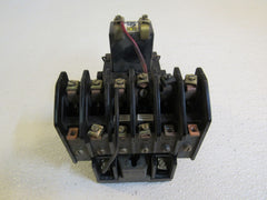 Square D Company Lighting Contactor Class 8903 6.5in x 5.5in Series BMF LL0 40 -- Used