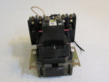 Square D Company Lighting Contactor Class 8903 6.5in x 5.5in x 5.25in LL0 40 -- Used