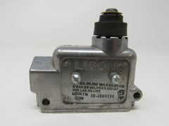 Licon Snap Switch Plunger 15A 125 or 250 VAV 8739 30-2000100 -- New