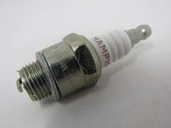 Champion Copper Plus Spark Plug 846 CJ14 -- New