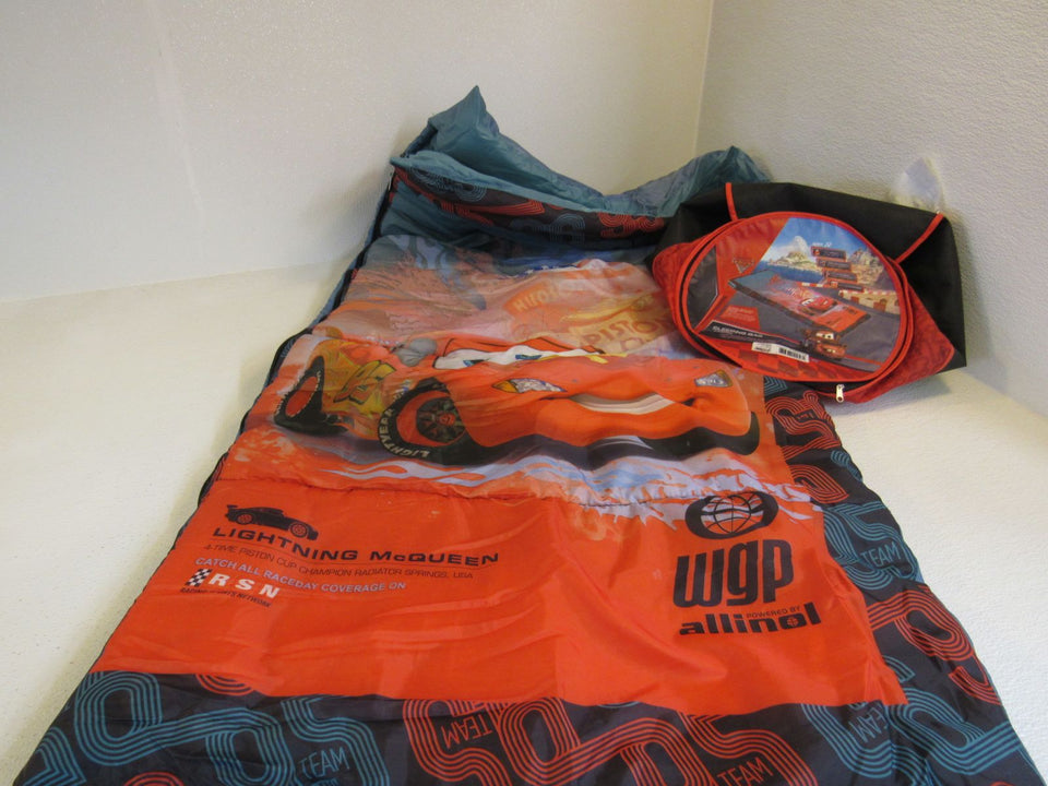 Disney Disney Cars ll Sleeping Bag Youth 56 in x 28 in D 2201CAR