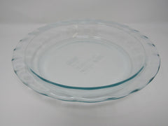 Pyrex Pie Plate 9-1/2-in C209 26 14 Glass -- Used