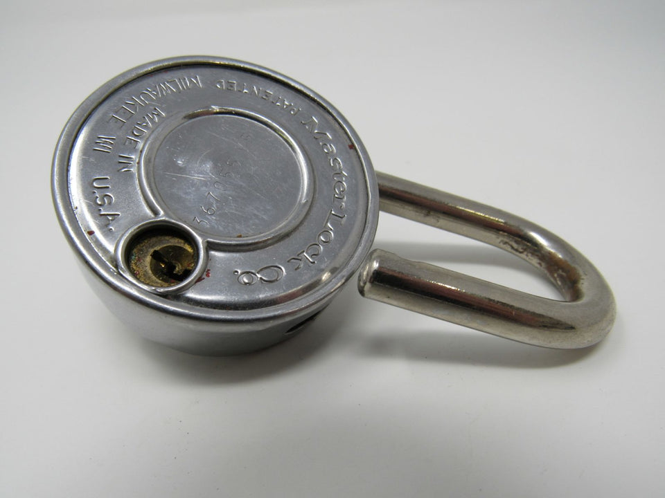 Master Lock Co Combination Pad Lock Back Key Hole 367055 V5 | Jakemart